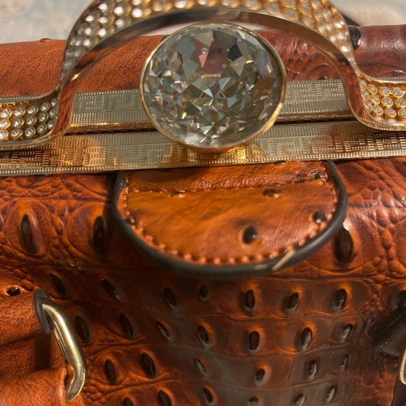 Crocodile like purse - Picture 5 of 7